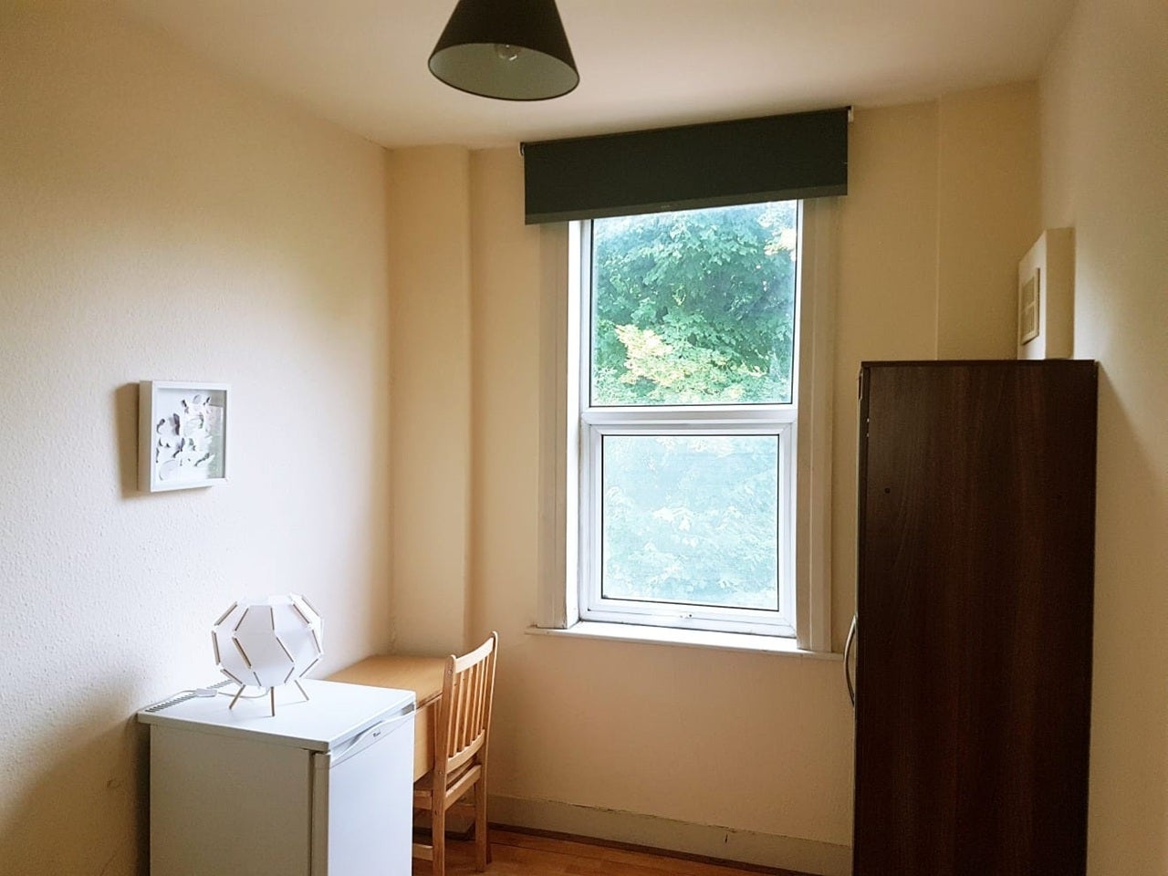 Room St. Pauls Avenue in Greater London