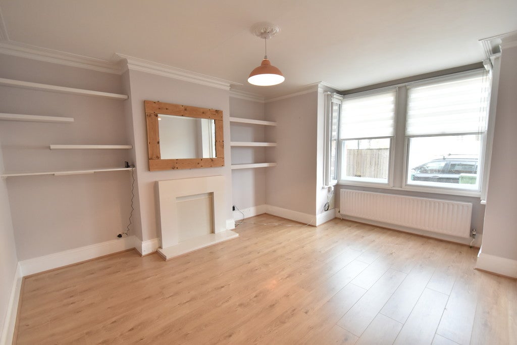 Flat Frith Road in Portslade by Sea