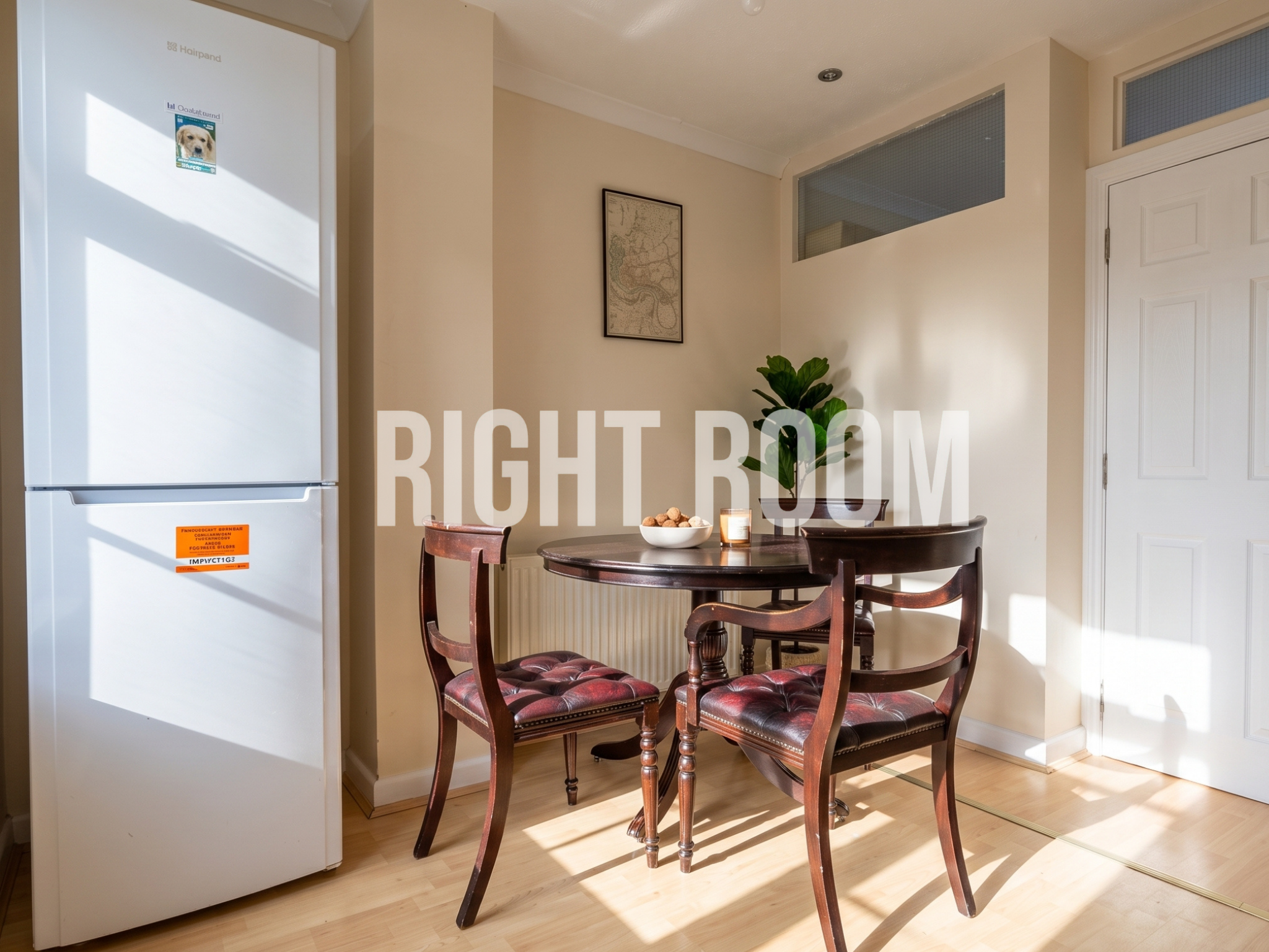 Room Capstan Square in Greater London