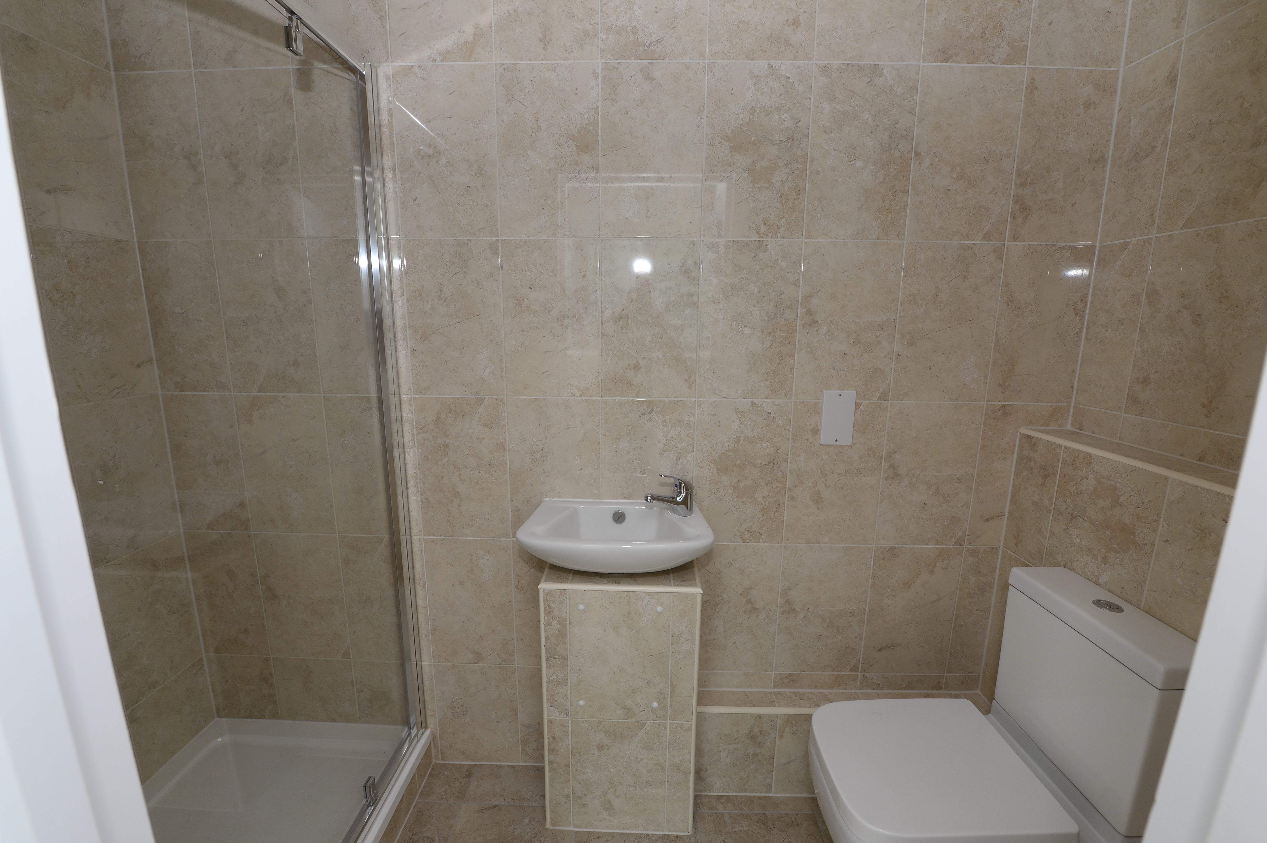 Flat Wakering Road in Greater London