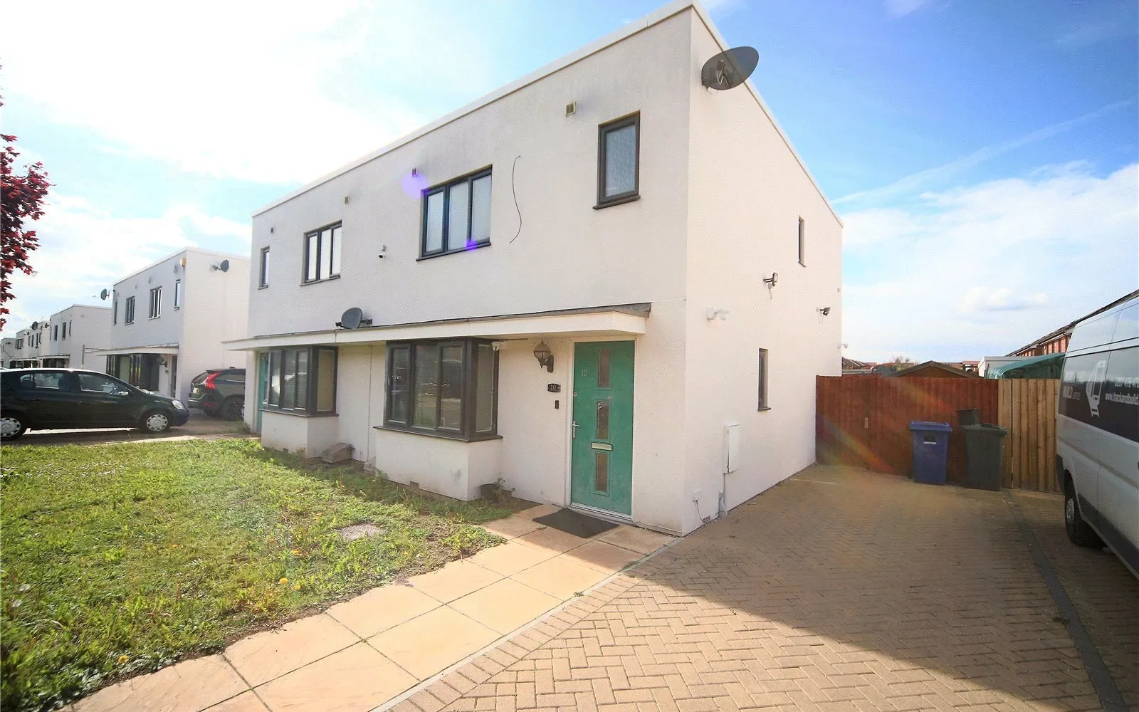 House Shearwater Avenue in East Tilbury