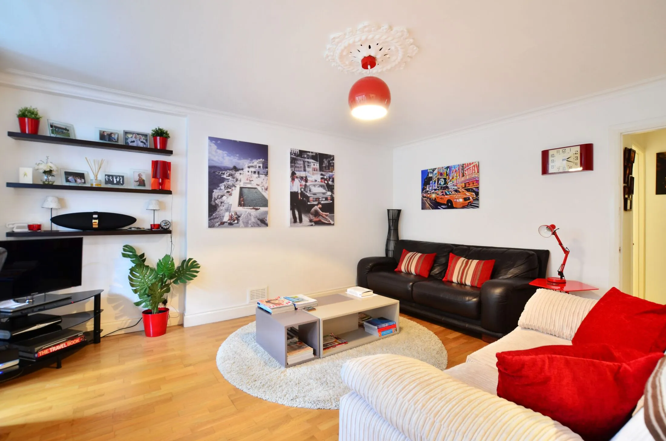 Flat Gauden Road in Greater London
