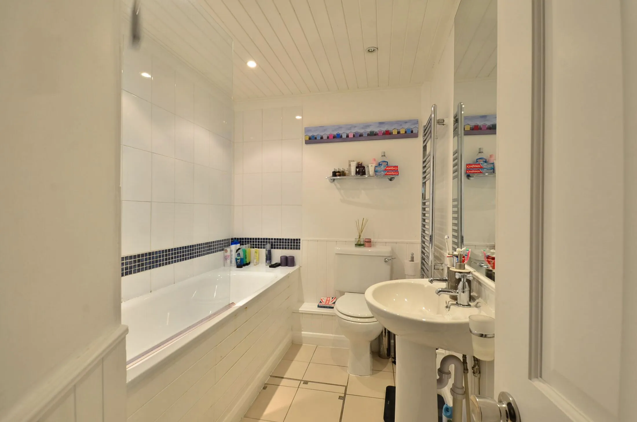 Flat Gauden Road in Greater London