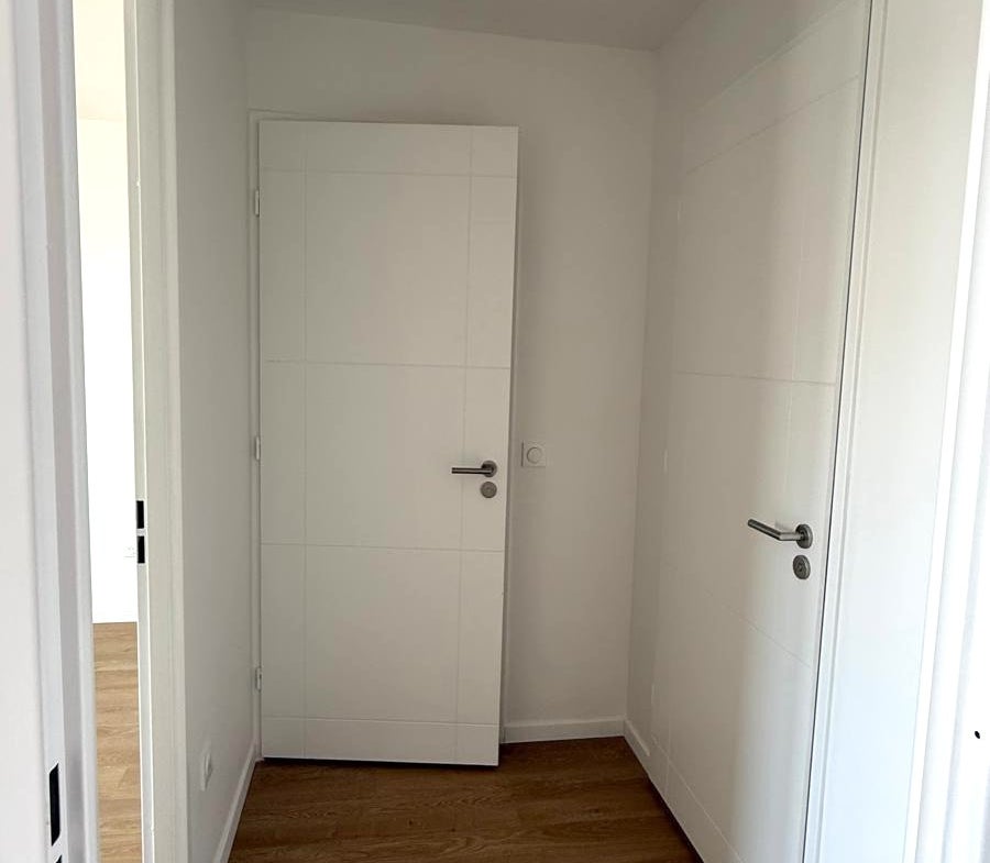 Flat La Courneuve in Huismes
