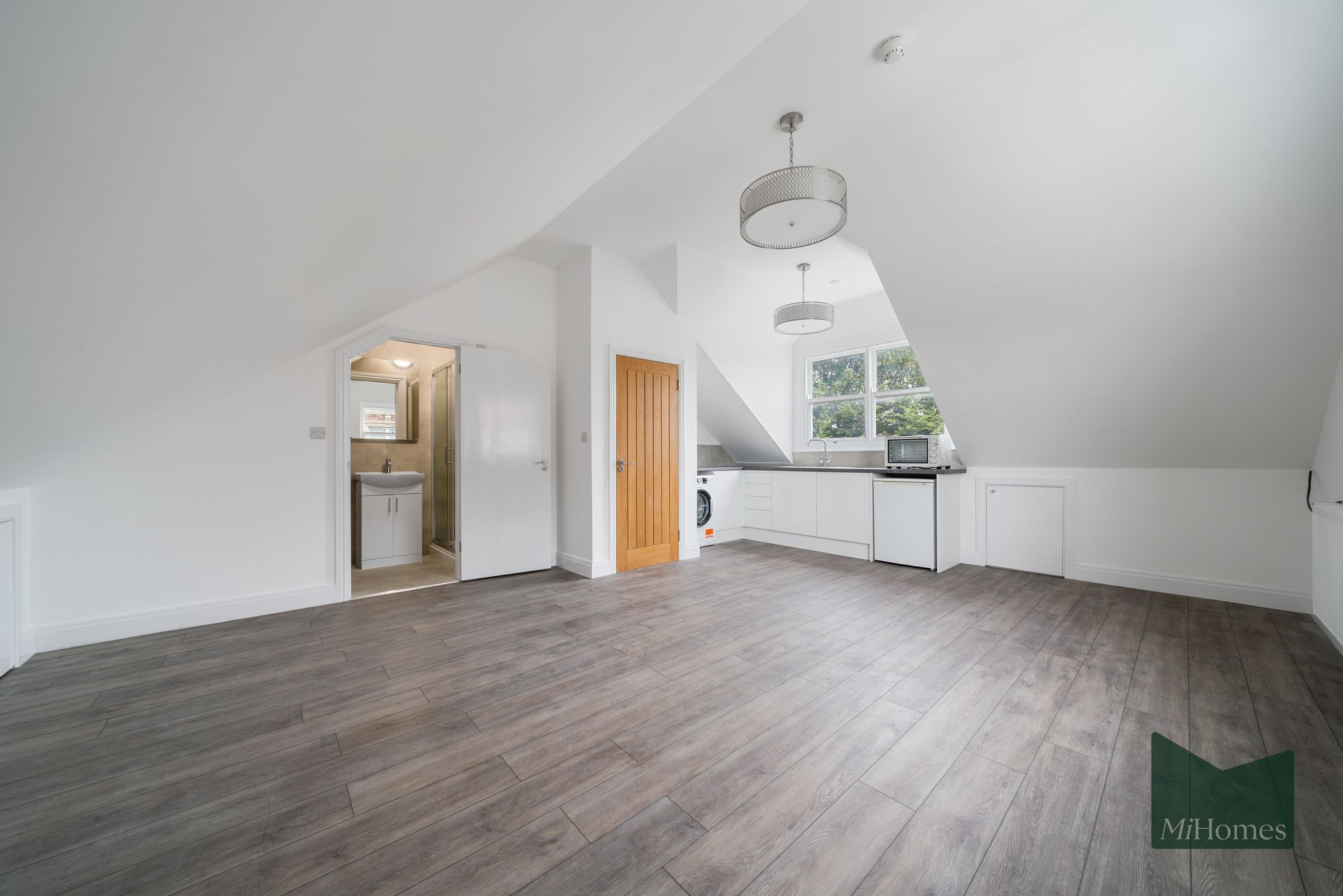 Flat Pretoria Road in Greater London