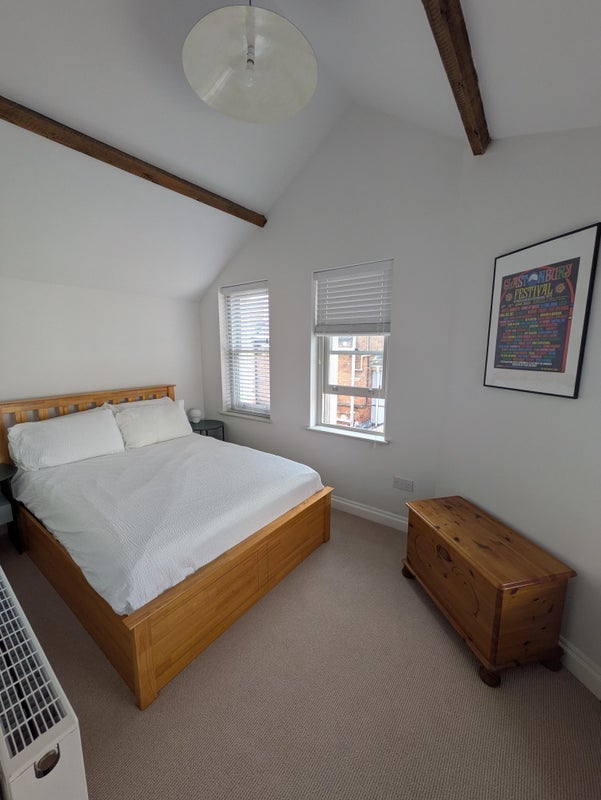 Room Verrier Road in Bristol