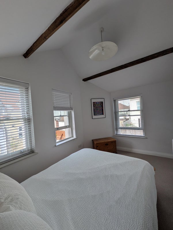 Room Verrier Road in Bristol