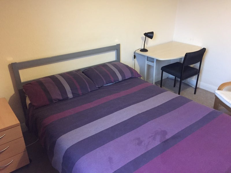 Room Filton Avenue in Bristol