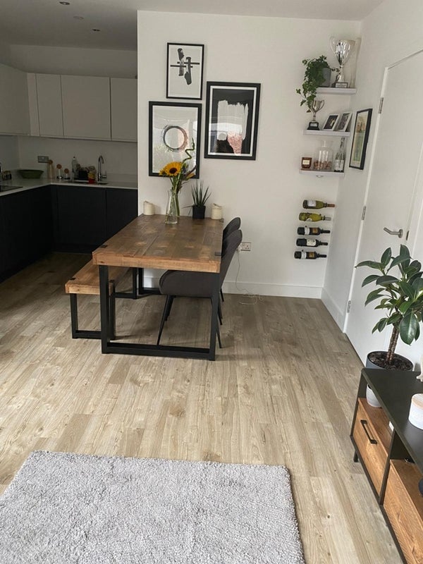 Flat Rookwood Way in London