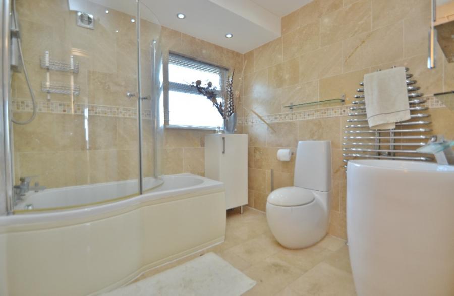 Room Bracken Edge in Leeds