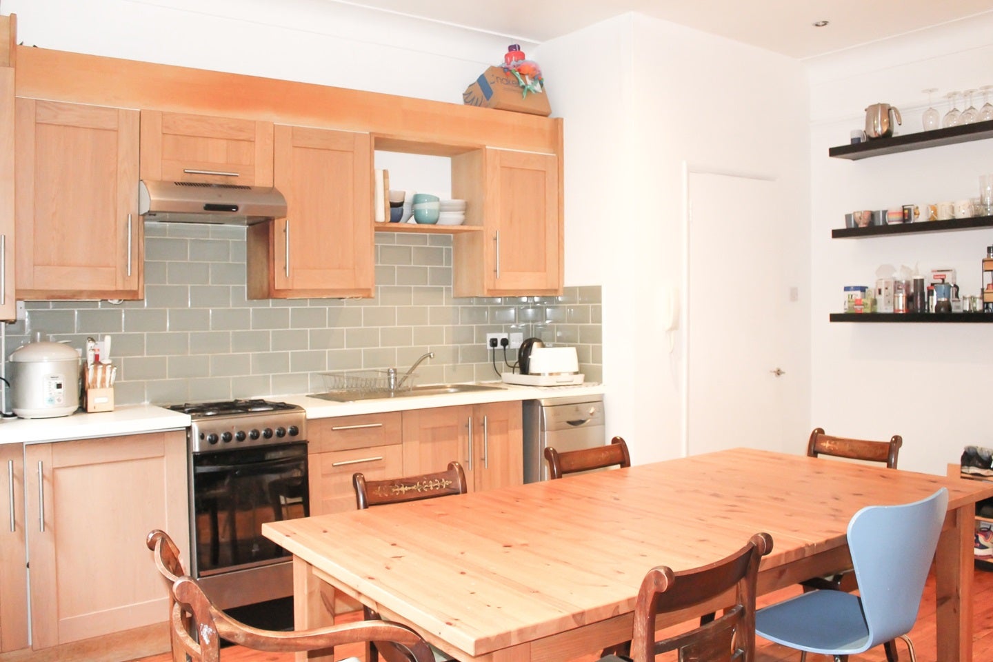 Flat Clarence Avenue in Greater London