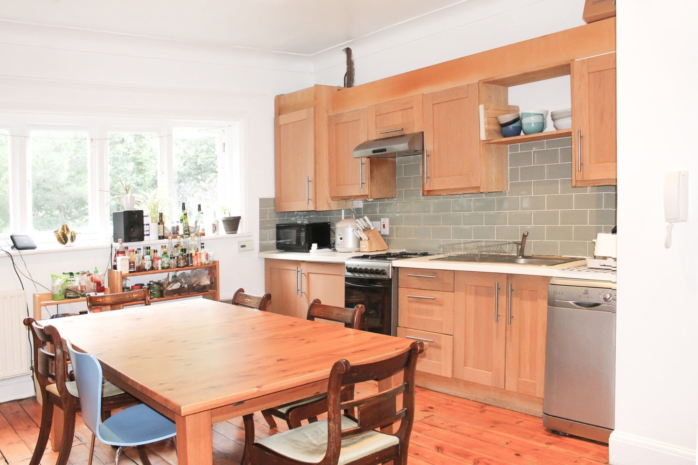 Flat Clarence Avenue in Greater London