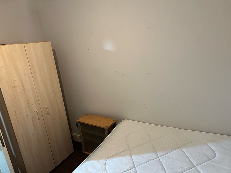 Room Ashville Road in Greater London