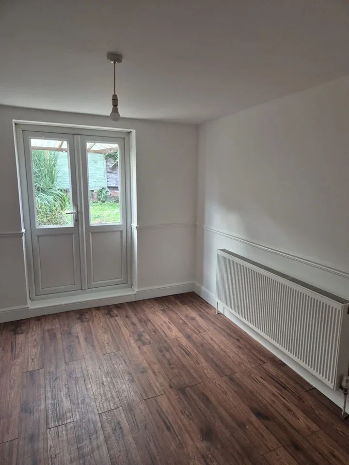 Flat Elderton Road in Greater London