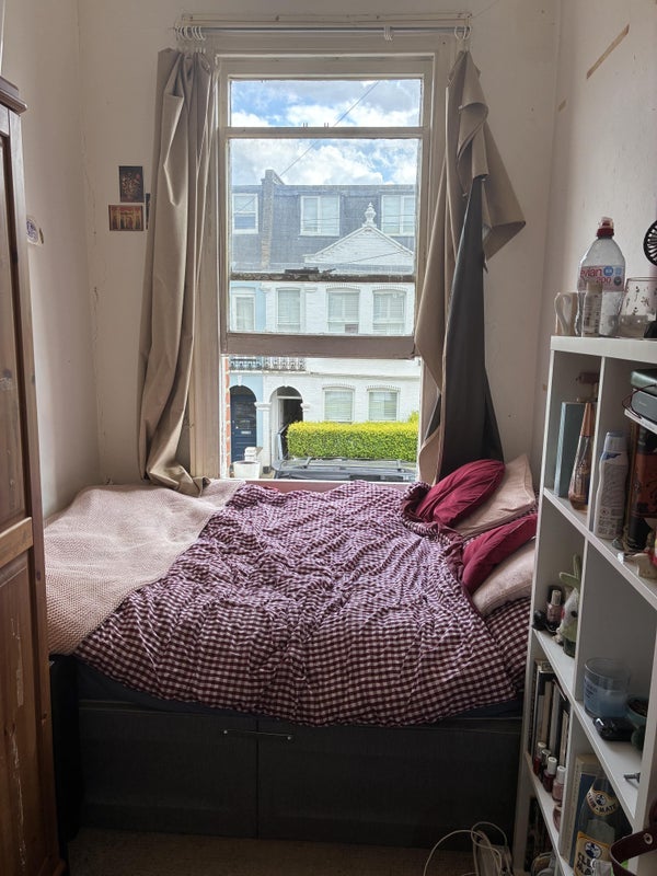 Room Danehurst Street in Greater London