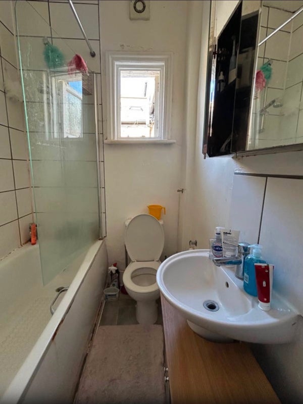 Room Danehurst Street in Greater London