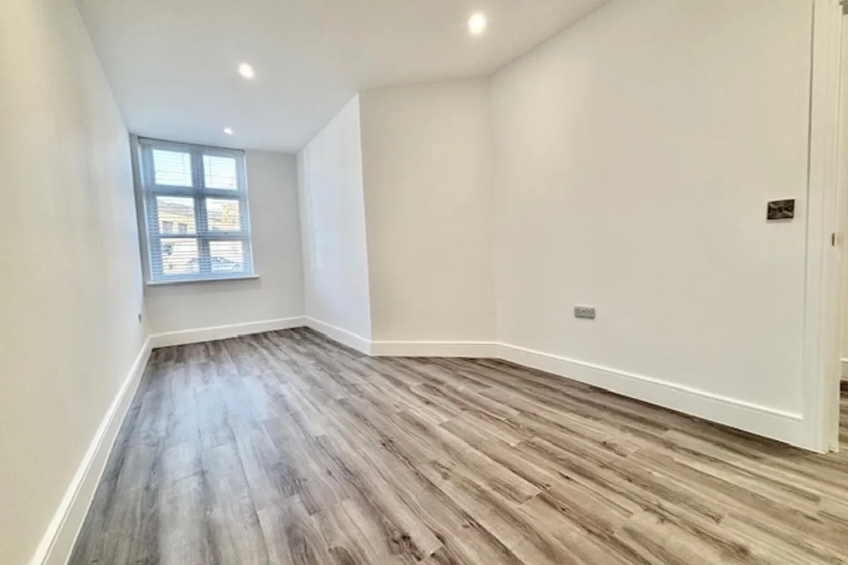 Flat College Place in Southampton