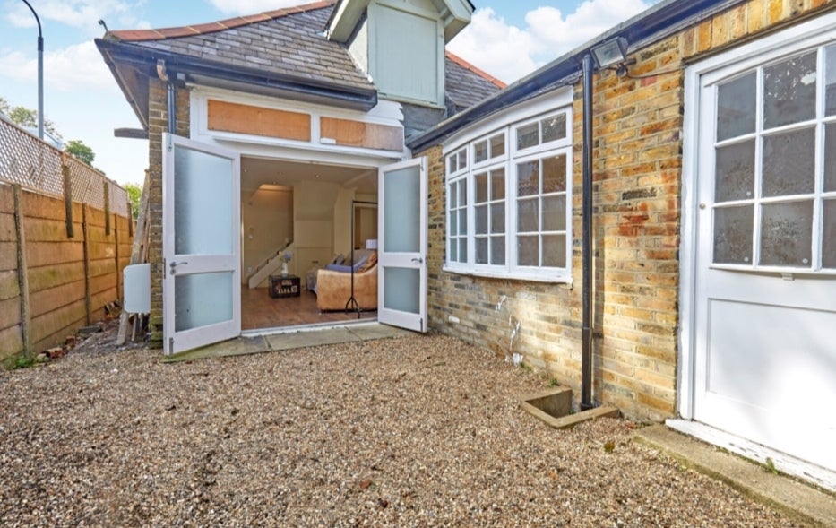 House Ollgar Close in Greater London