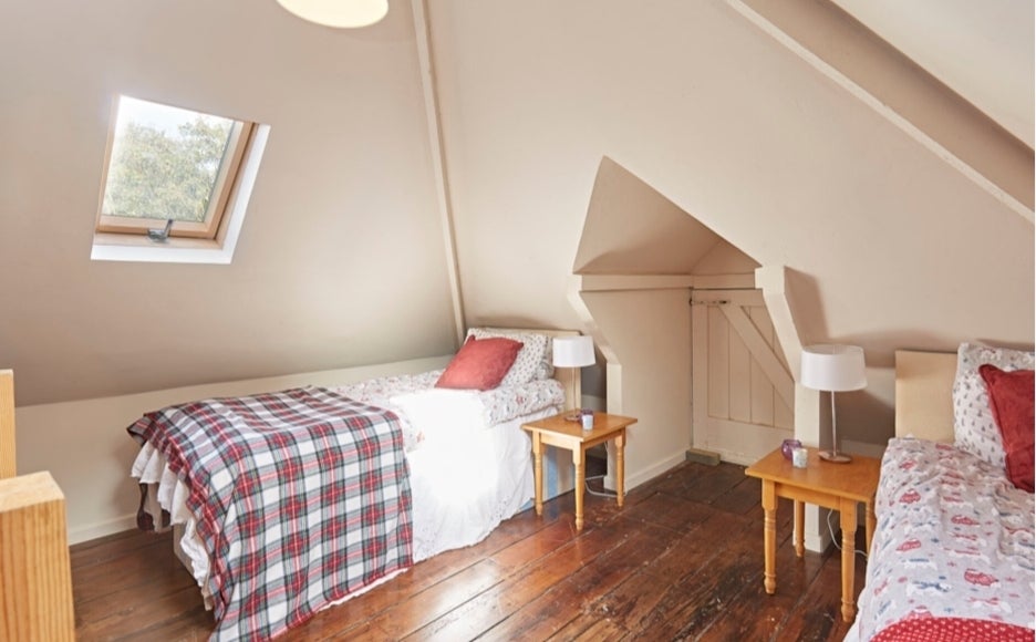 House Ollgar Close in Greater London