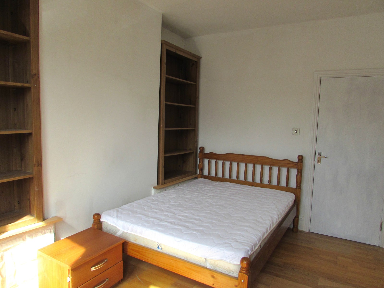 Flat Rosslyn Crescent in London