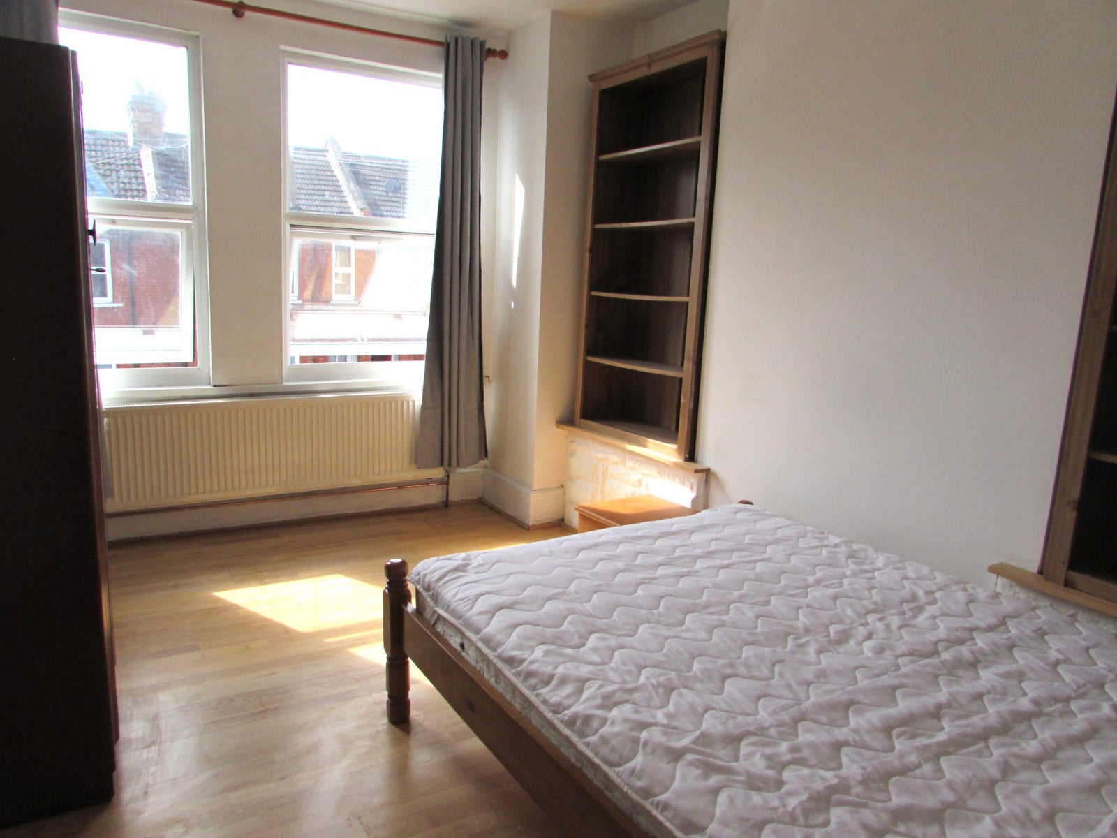 Flat Rosslyn Crescent in London