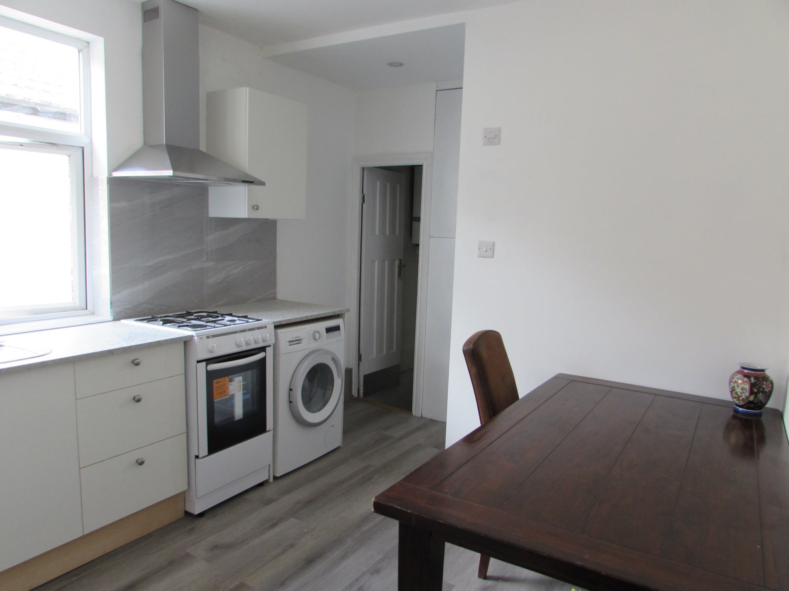 Flat Rosslyn Crescent in London