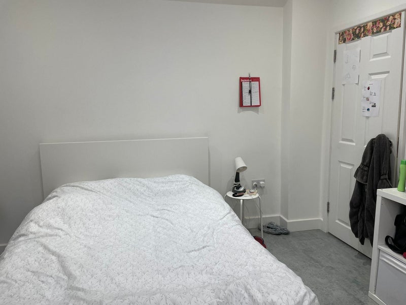 Room Northumberland Road in Greater London