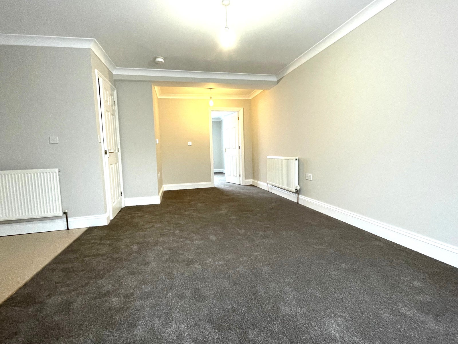 Flat Oaklands Crescent in Chelmsford