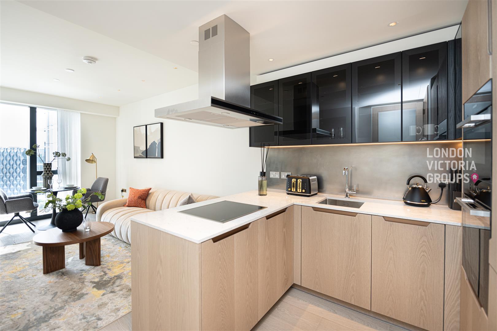 Flat Nine Elms Lane in Greater London