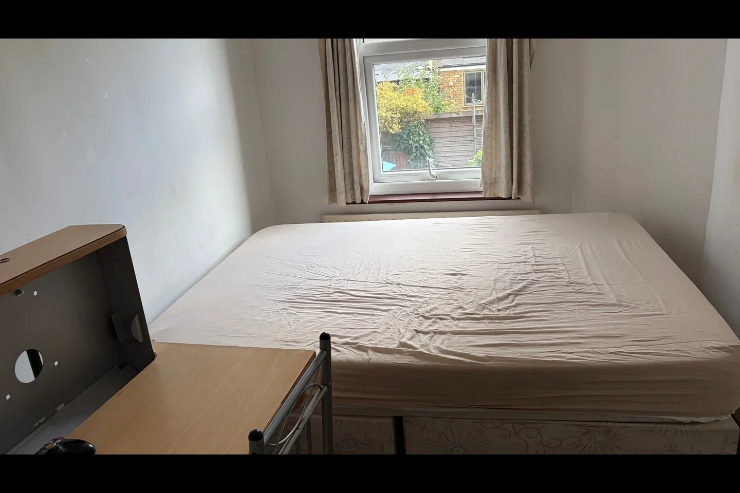 Room Rectory Lane in Greater London