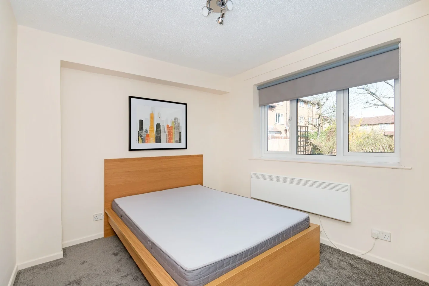Flat Brangwyn Crescent in Greater London