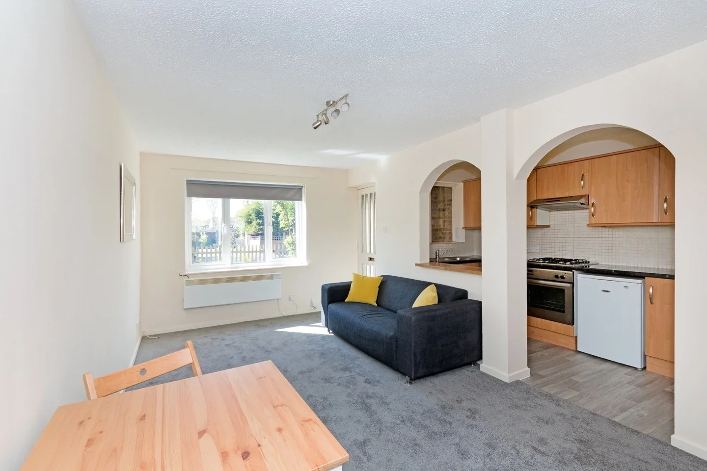 Flat Brangwyn Crescent in Greater London