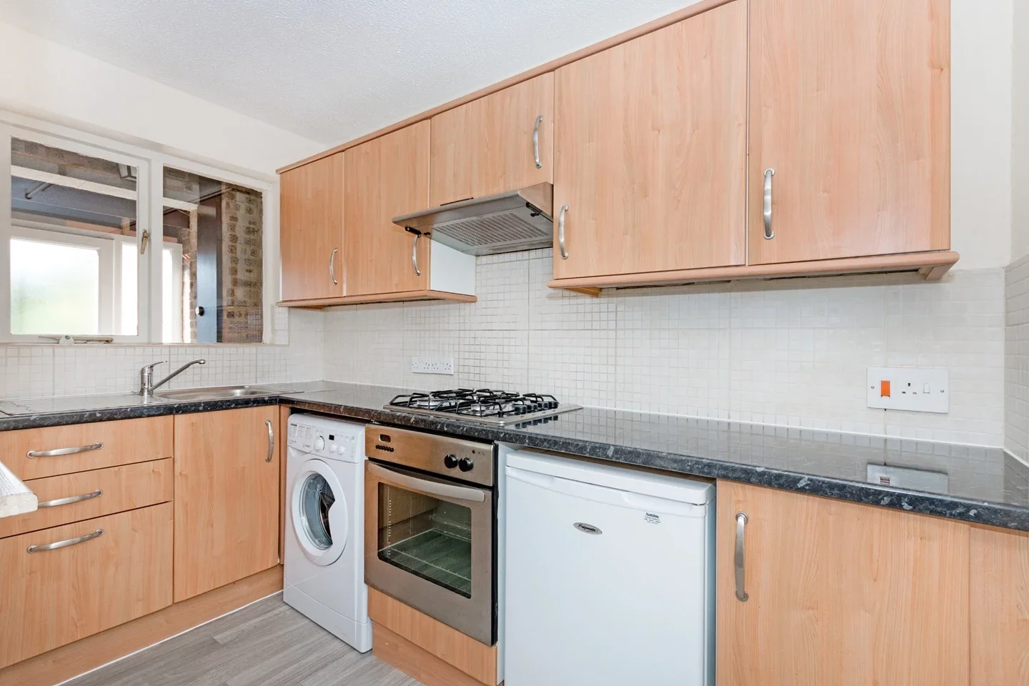 Flat Brangwyn Crescent in Greater London