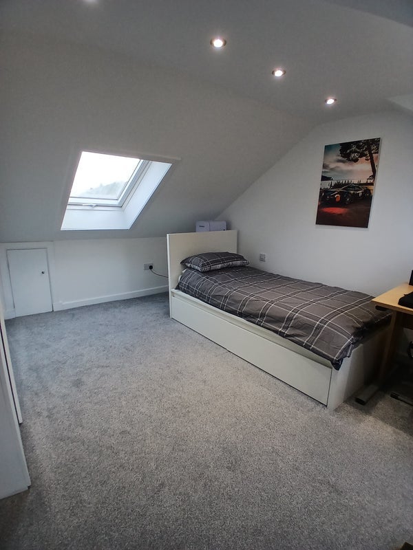 Room Westland Drive in Glasgow