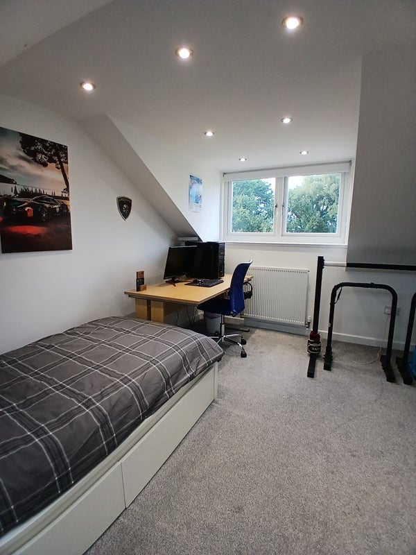Room Westland Drive in Glasgow