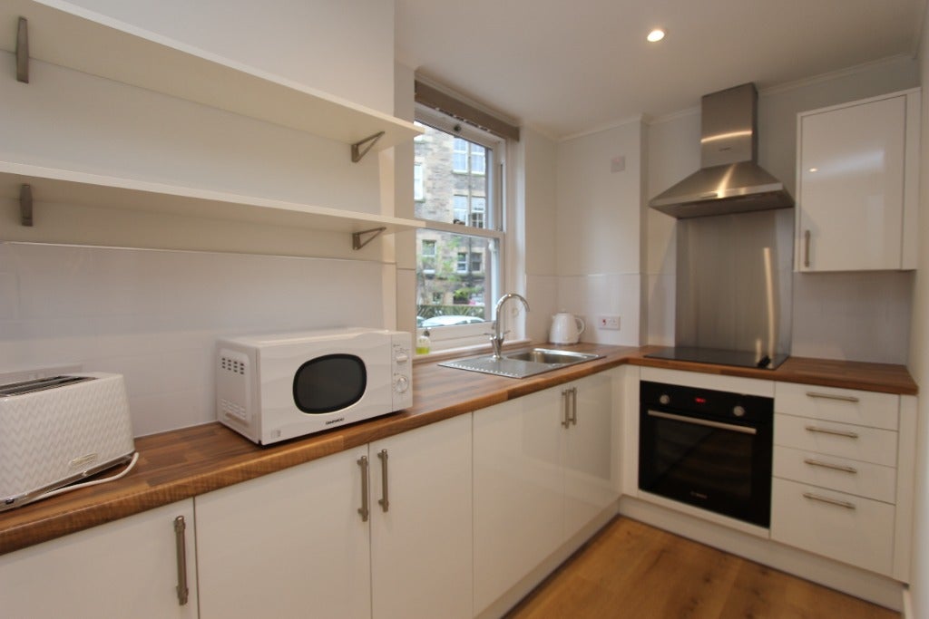 Flat Murieston Road in City of Edinburgh