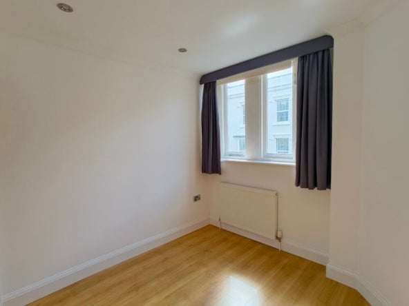Flat Regent Street in Burnham-on-Sea