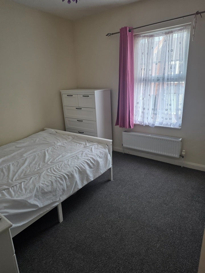 Room Chester Road in Watford