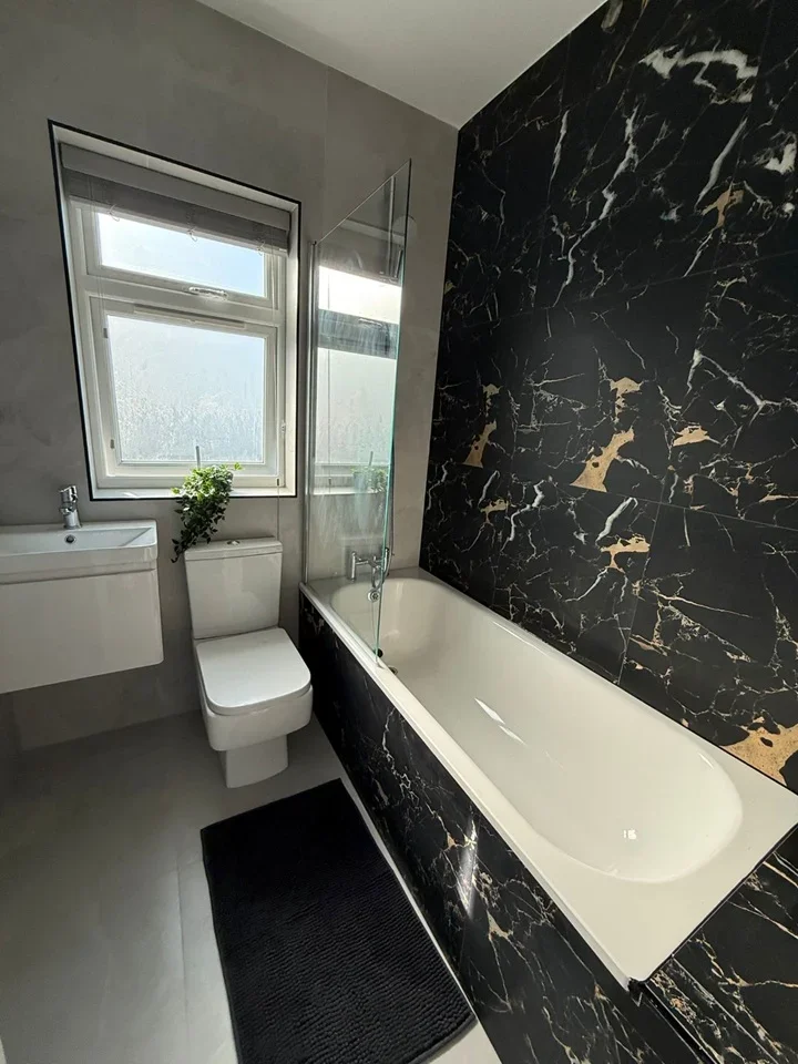 Room Downhills Way in Greater London