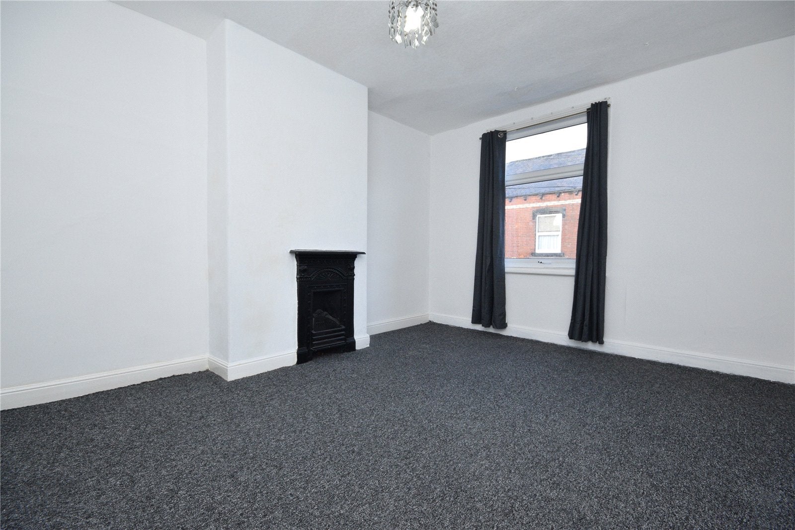 House Whingate Grove in Leeds