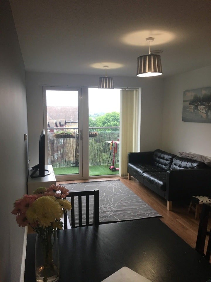 Flat Fielding Lane in Greater London