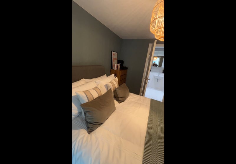 Room Dearmans Place in Salford