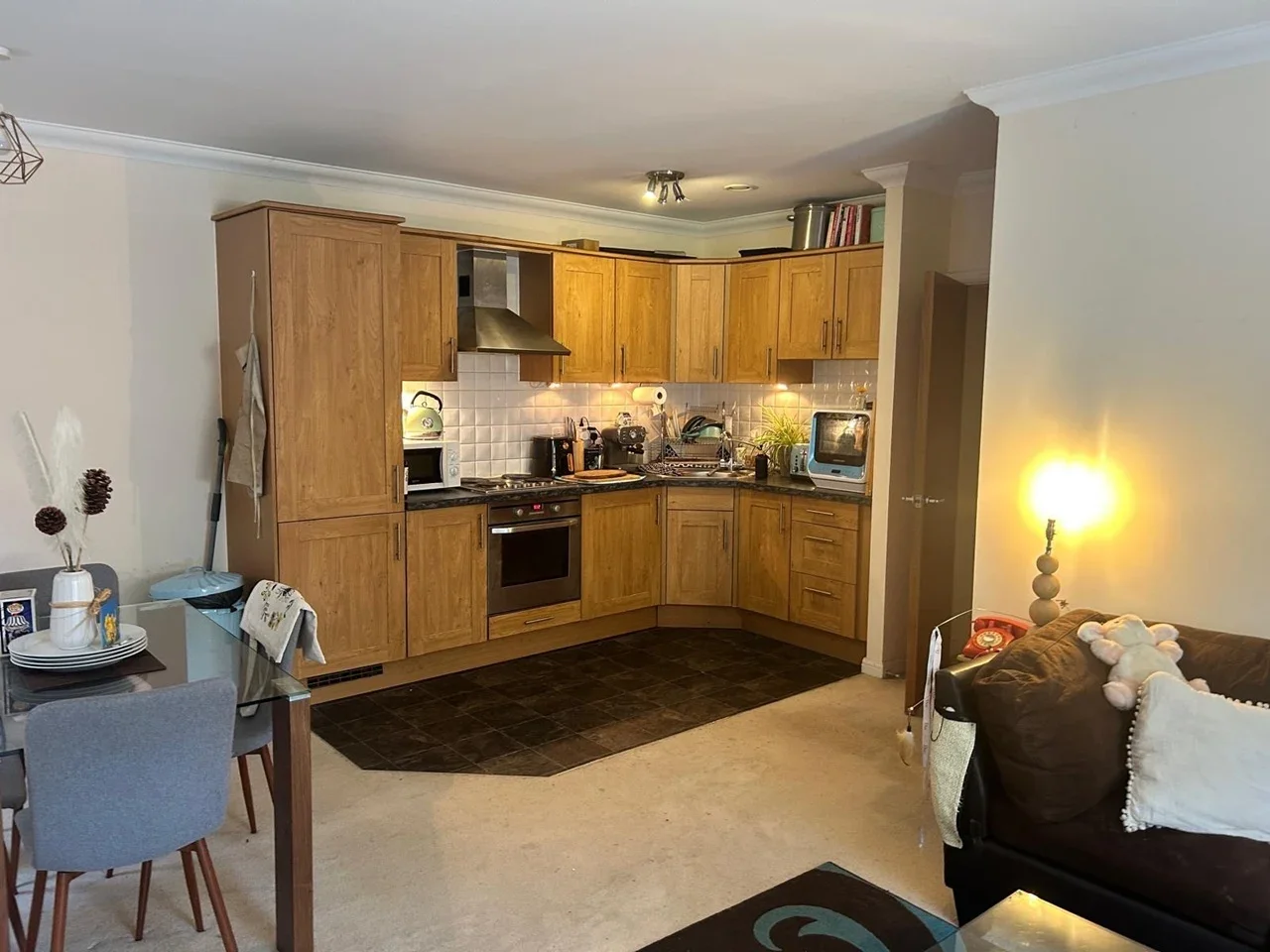 Flat Holmesdale Road in Reigate and Banstead