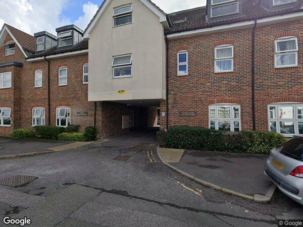 Flat Holmesdale Road in Reigate and Banstead