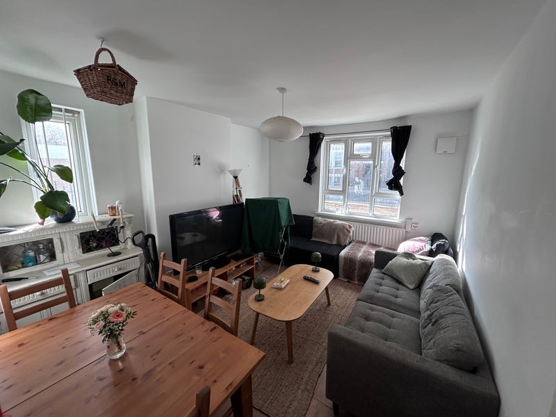 Room Temple Street in Greater London