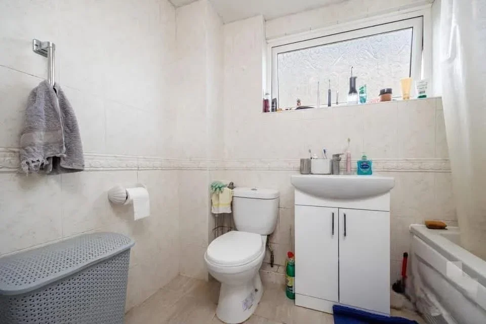 Room Argyle Road in Greater London