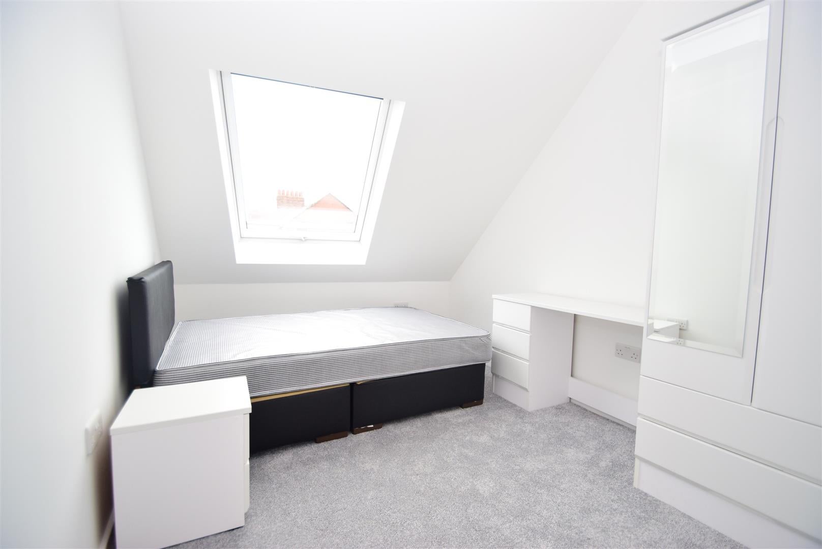 Flat Warton Terrace in Newcastle upon Tyne