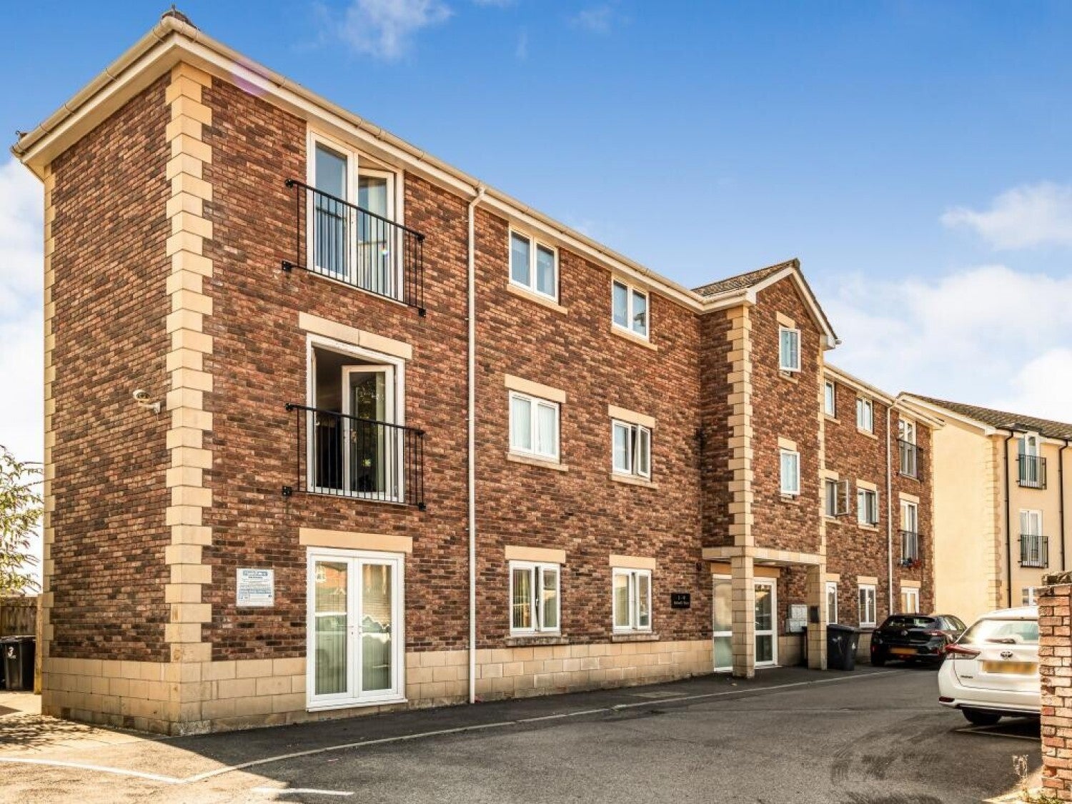 Flat Thackeray Crescent in Melksham