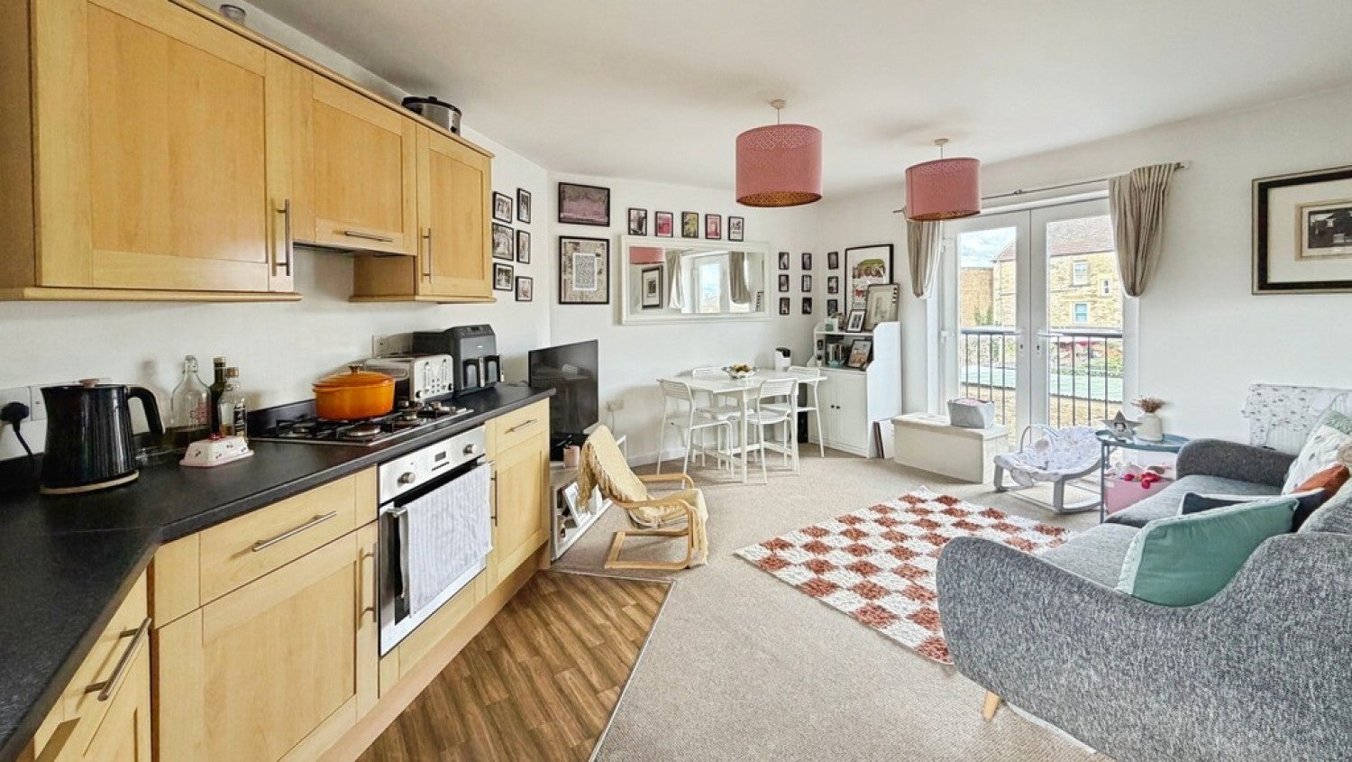 Flat Thackeray Crescent in Melksham