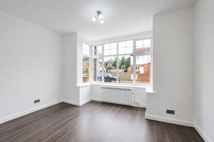 Flat Laburnham Road in Maidenhead